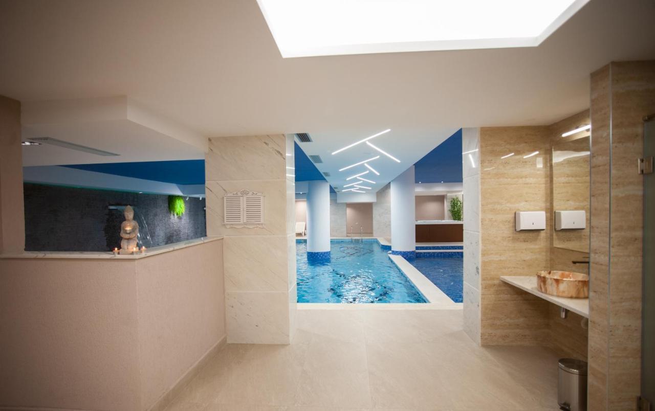 Agsel Hotel & Spa ティラナ エクステリア 写真