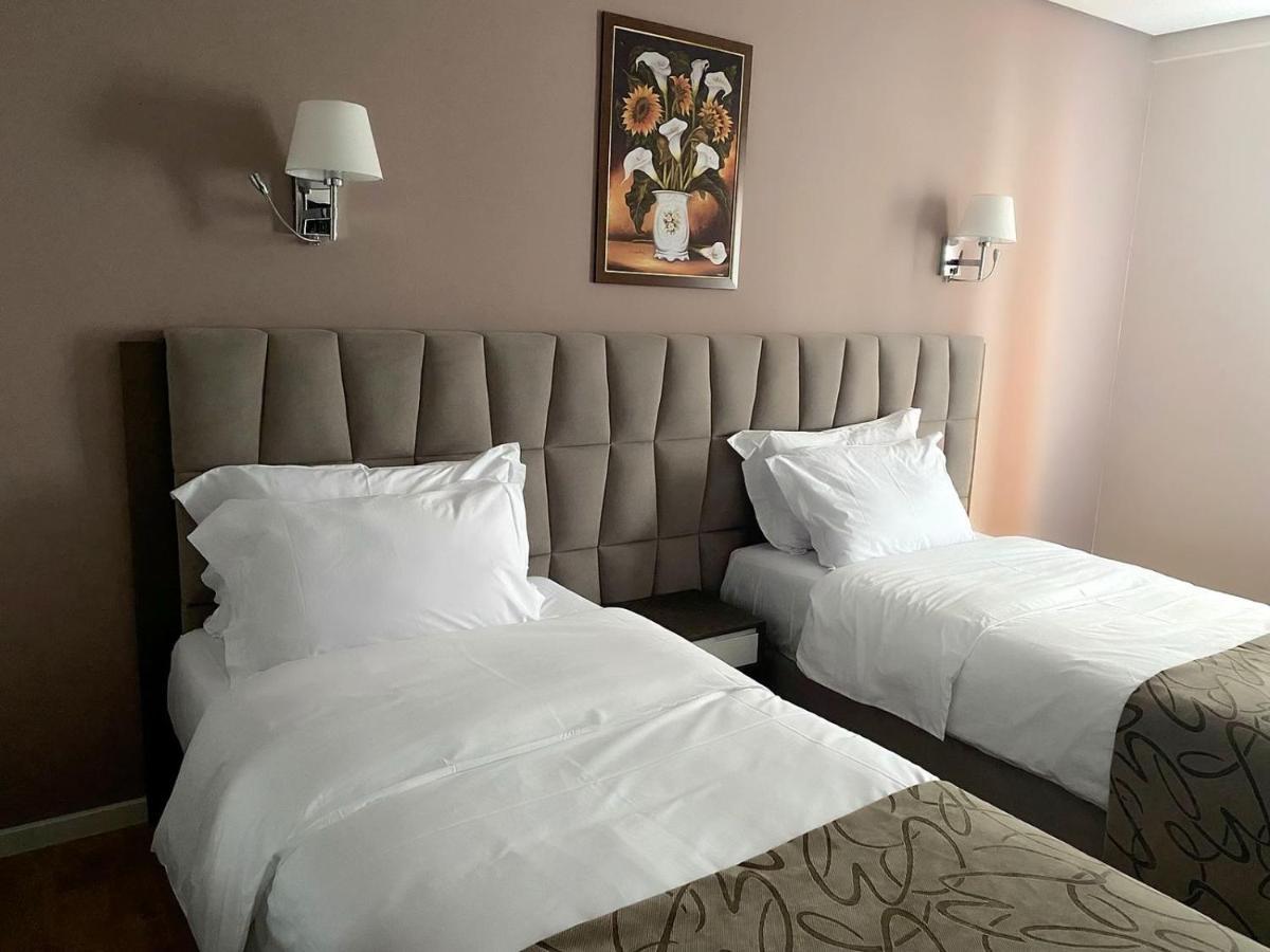 Agsel Hotel & Spa ティラナ エクステリア 写真