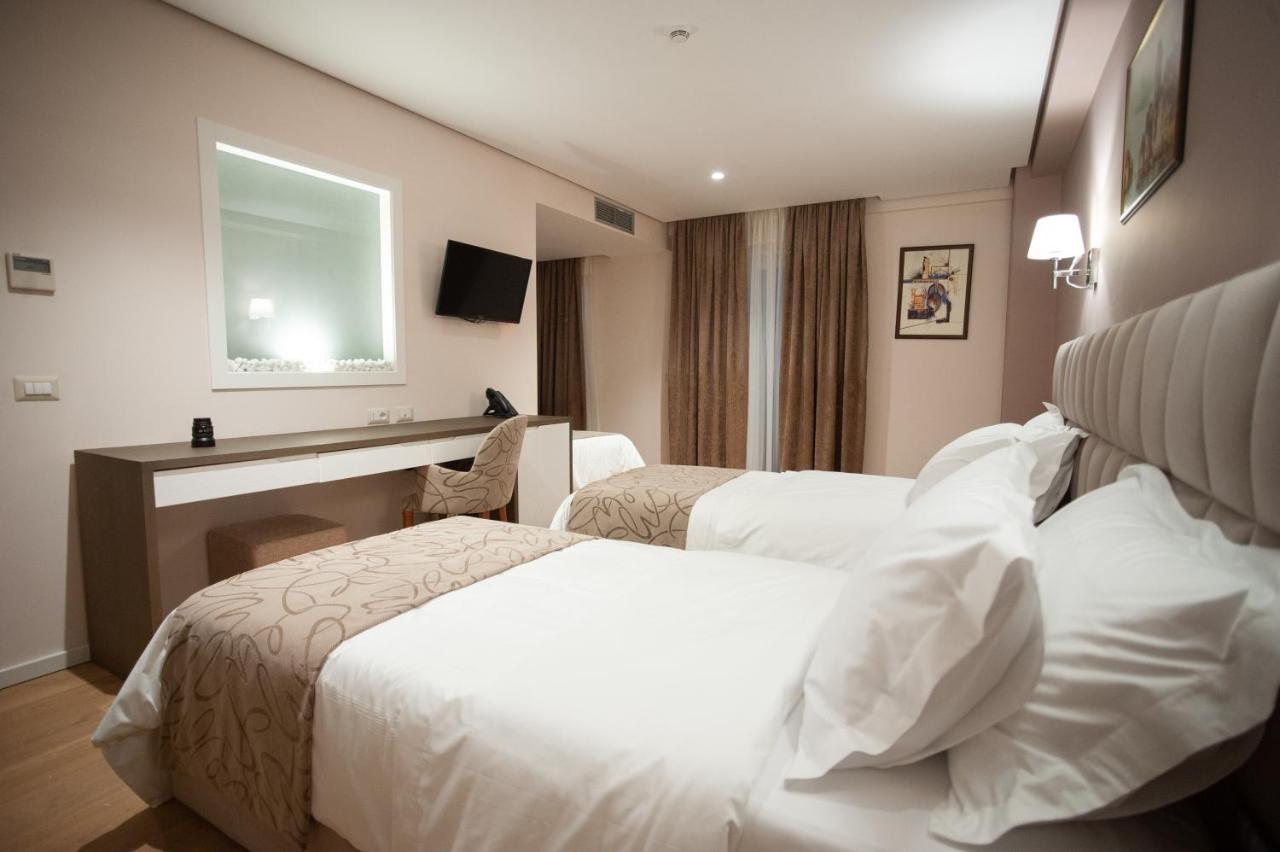 Agsel Hotel & Spa ティラナ エクステリア 写真