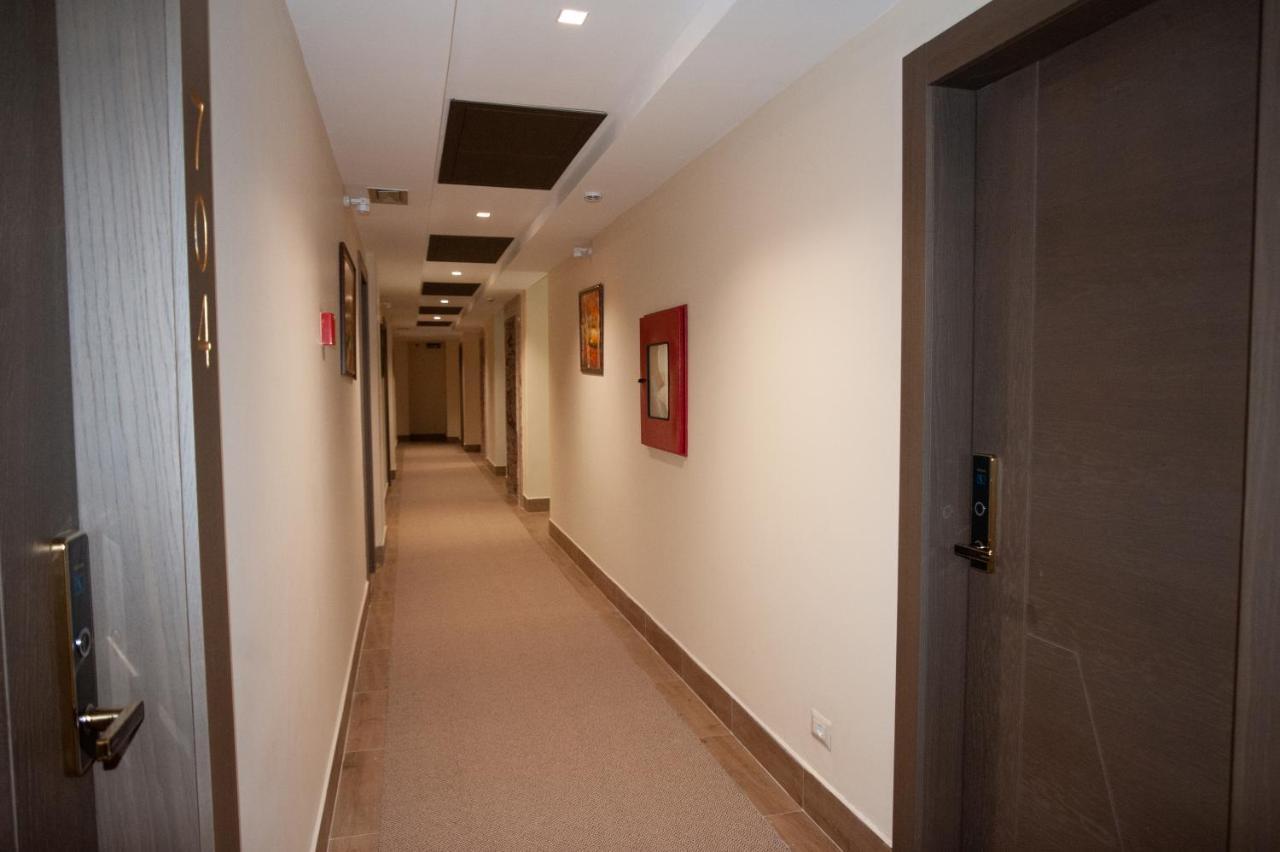 Agsel Hotel & Spa ティラナ エクステリア 写真